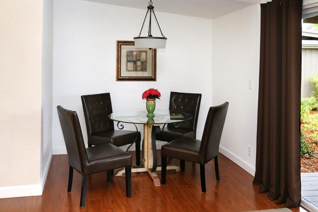 The Cabanas Guesthouse & Spa - Gay Resort Catering To Gay Men Oakland Park