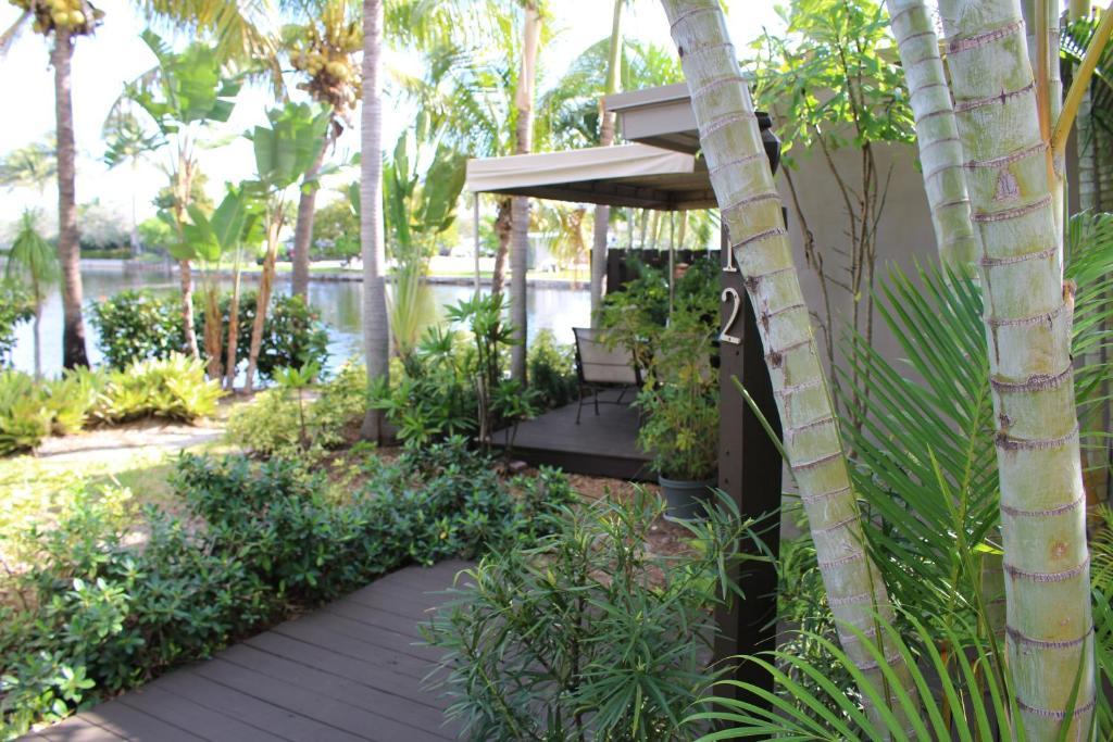 The Cabanas Guesthouse & Spa - Gay Resort Catering To Gay Men 4* Oakland Park