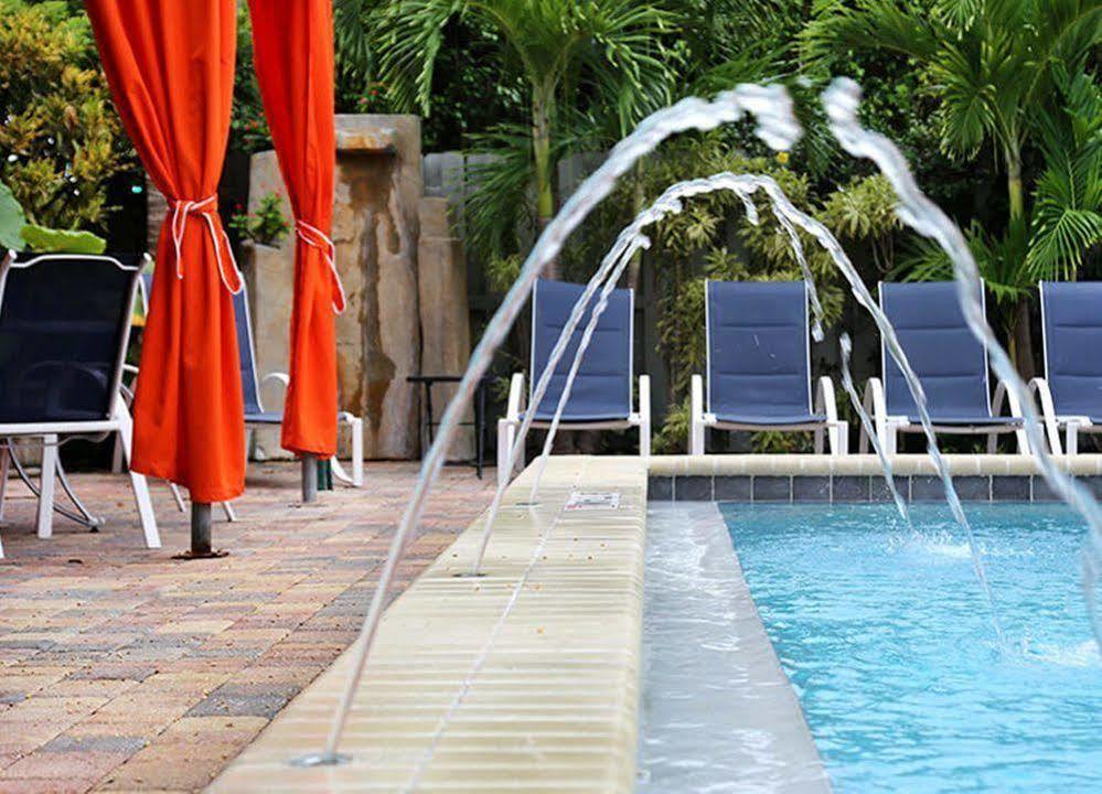 Resort The Cabanas Guesthouse & Spa - Gay Resort Catering To Gay Men