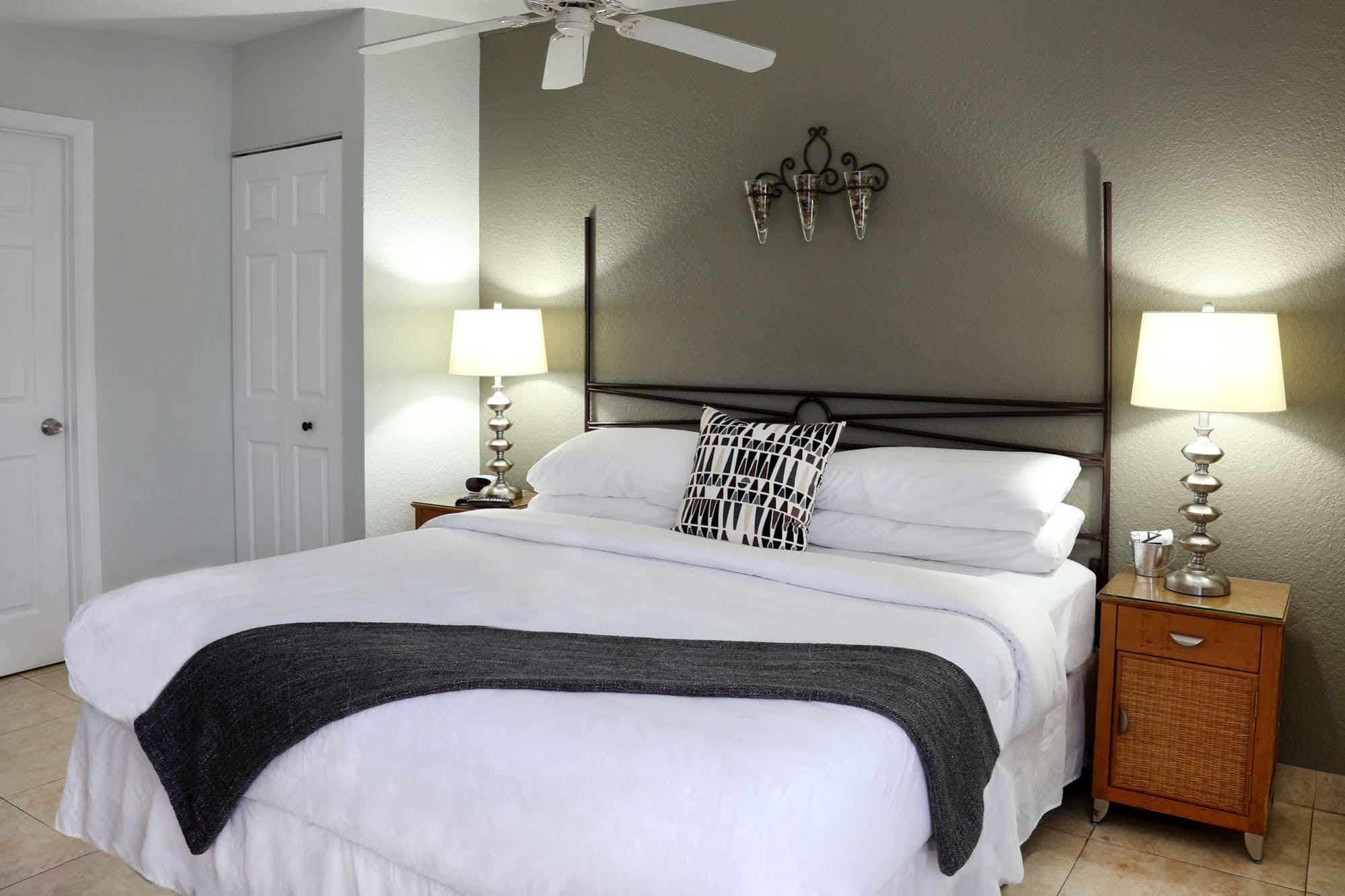 The Cabanas Guesthouse & Spa - Gay Resort Catering To Gay Men 4*